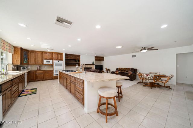 587 Calle Sequoia, Thousand Oaks, CA 91360
