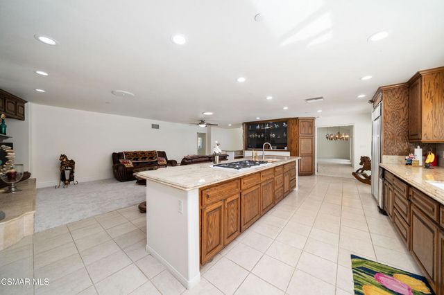 587 Calle Sequoia, Thousand Oaks, CA 91360