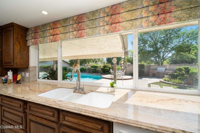587 Calle Sequoia, Thousand Oaks, CA 91360