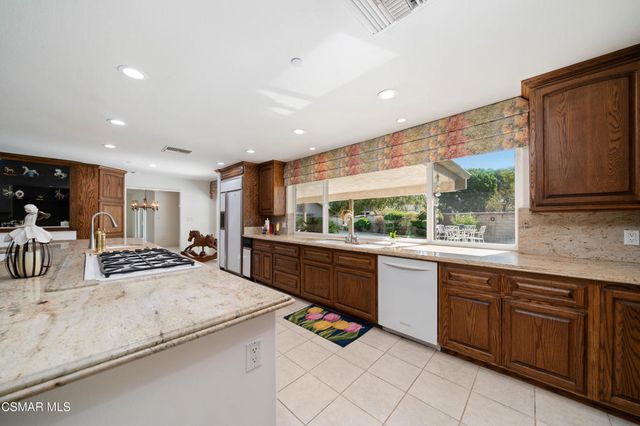 587 Calle Sequoia, Thousand Oaks, CA 91360