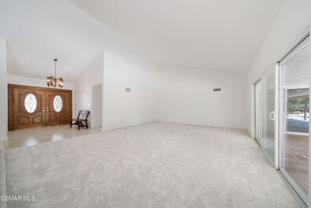 587 Calle Sequoia, Thousand Oaks, CA 91360