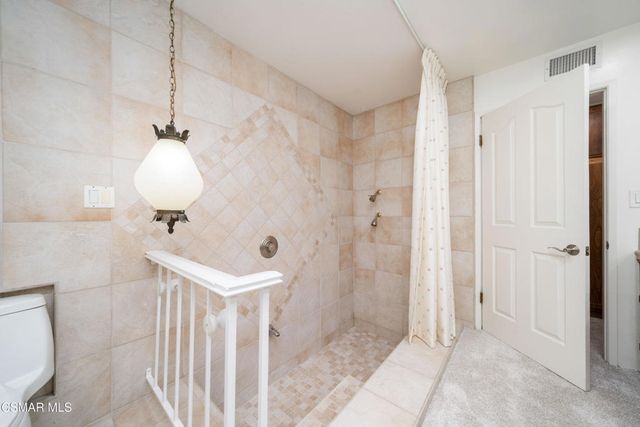 587 Calle Sequoia, Thousand Oaks, CA 91360