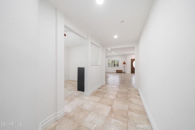 587 Calle Sequoia, Thousand Oaks, CA 91360