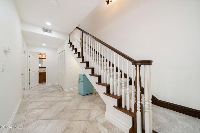 587 Calle Sequoia, Thousand Oaks, CA 91360