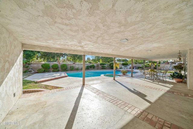 587 Calle Sequoia, Thousand Oaks, CA 91360