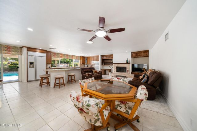 587 Calle Sequoia, Thousand Oaks, CA 91360