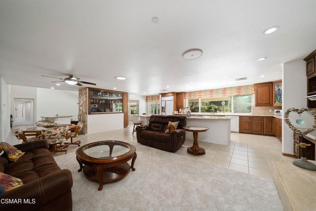 587 Calle Sequoia, Thousand Oaks, CA 91360