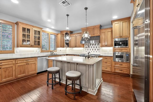 708 Misty Ridge Cir, Folsom, CA 95630