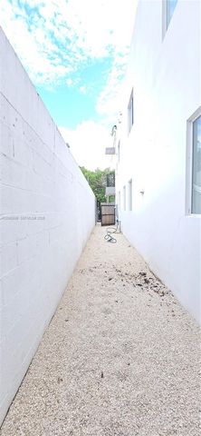 3675 Thomas Avenue 3675, Miami, FL 33133