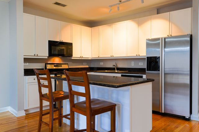 1444 N Orleans Street 6E, Chicago, IL 60610