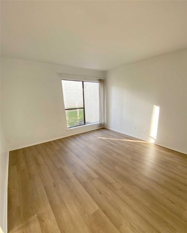 2822 S Bartell Drive 3, Houston, TX 77054