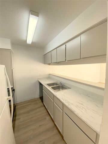 2822 S Bartell Drive 3, Houston, TX 77054