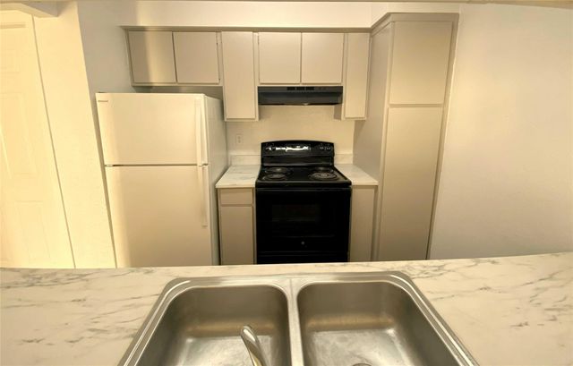 2822 S Bartell Drive 3, Houston, TX 77054