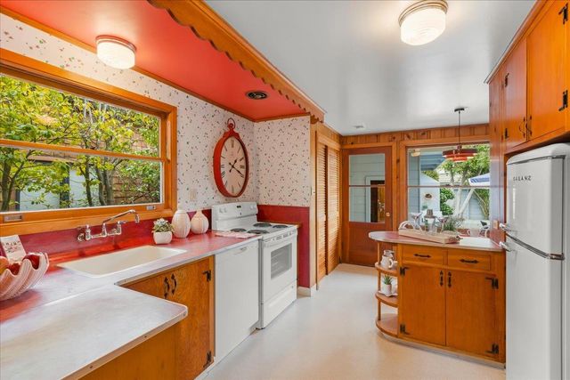 265 4th Avenue, Santa Cruz, CA 95062