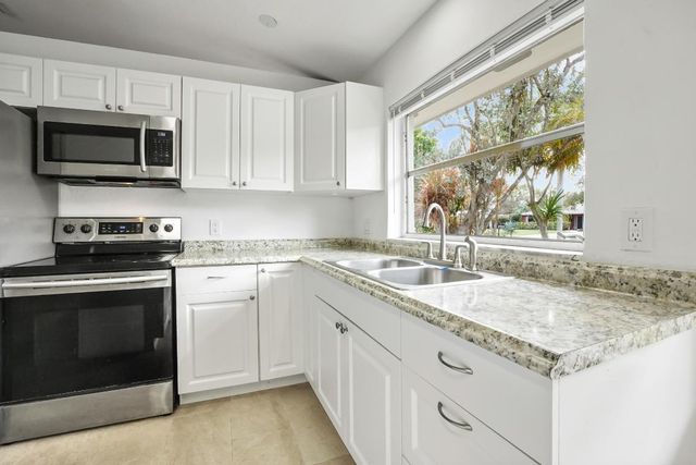 6802 Ocala Avenue, Fort Pierce, FL 34951