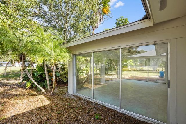 6802 Ocala Avenue, Fort Pierce, FL 34951