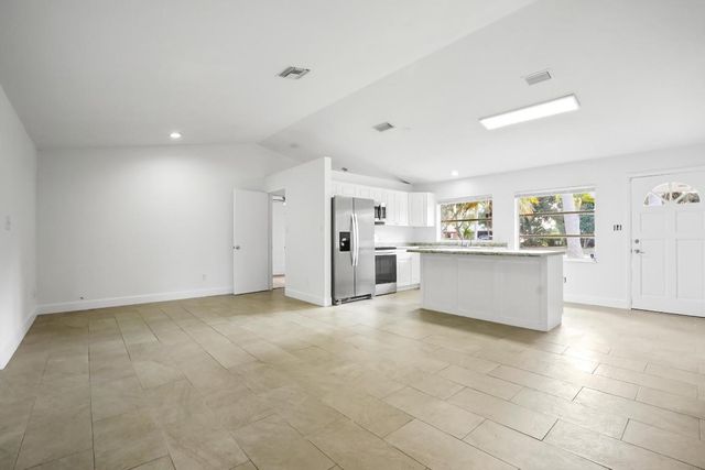 6802 Ocala Avenue, Fort Pierce, FL 34951