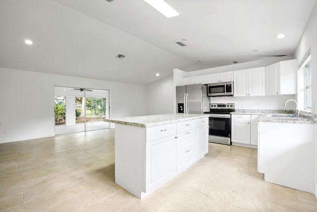 6802 Ocala Avenue, Fort Pierce, FL 34951