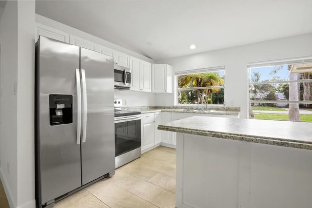 6802 Ocala Avenue, Fort Pierce, FL 34951