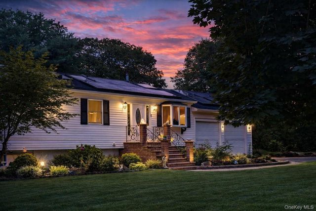 10 Joanna Place, Port Jefferson Station, NY 11776