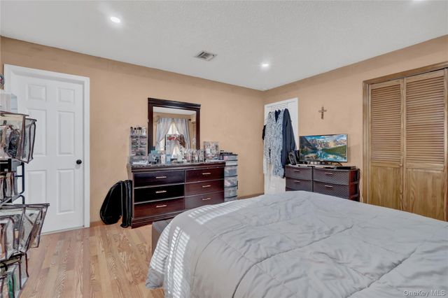 10 Joanna Place, Port Jefferson Station, NY 11776