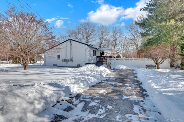 10 Joanna Place, Port Jefferson Station, NY 11776