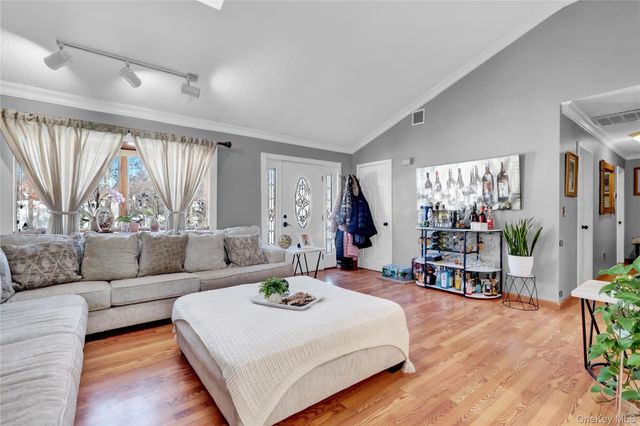 10 Joanna Place, Port Jefferson Station, NY 11776