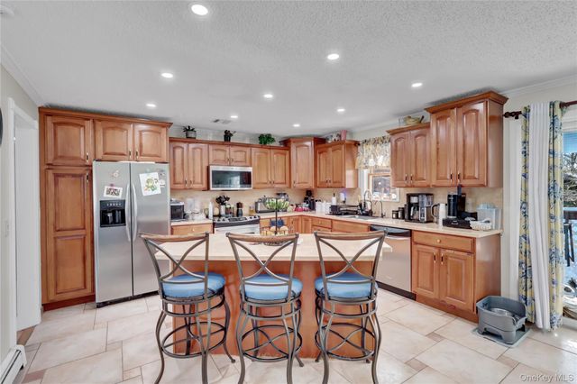 10 Joanna Place, Port Jefferson Station, NY 11776