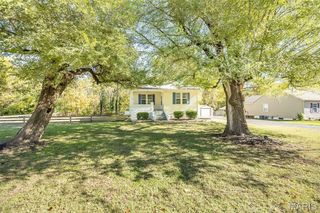 504 Saint Clair Road, Fairview Heights, IL 62208