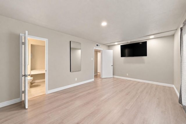 4040 San Felipe Street 202, Houston, TX 77027