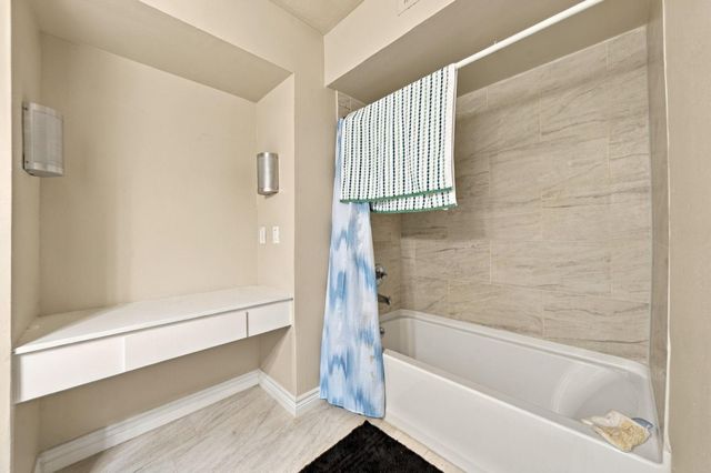 4040 San Felipe Street 202, Houston, TX 77027