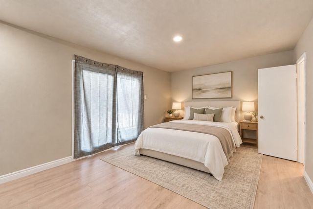 4040 San Felipe Street 202, Houston, TX 77027