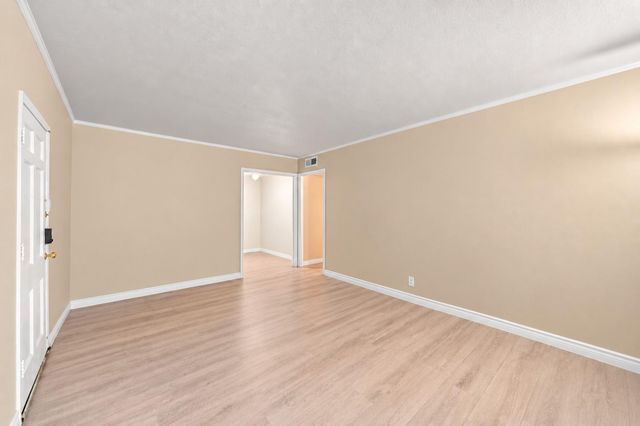 4040 San Felipe Street 202, Houston, TX 77027