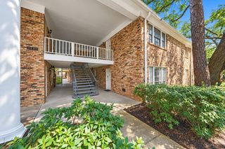 4040 San Felipe Street 202, Houston, TX 77027