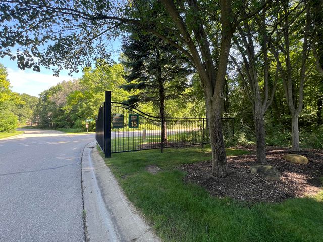 15267 Oak Hollow Drive, Holly, MI 48442