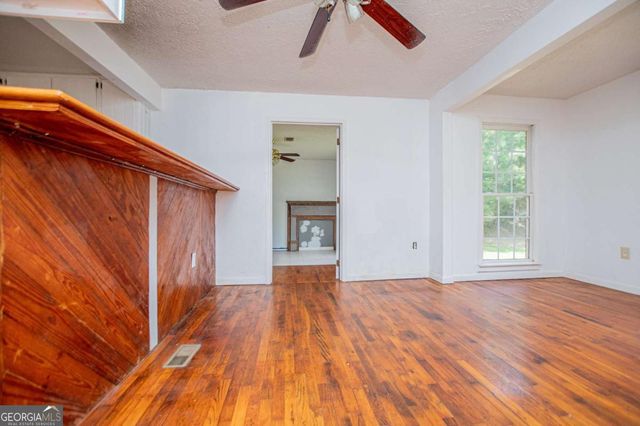 3372 East Hwy 5, Whitesburg, GA 30185