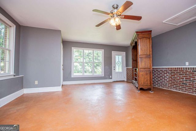 3372 East Hwy 5, Whitesburg, GA 30185
