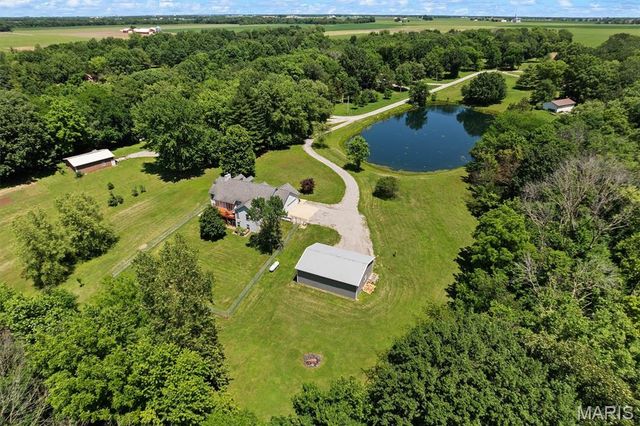 2119 Lakeview Drive, Highland, IL 62249