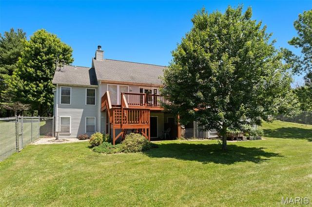 2119 Lakeview Drive, Highland, IL 62249