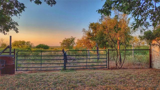 200 Scobee Road, Olney, TX 76460