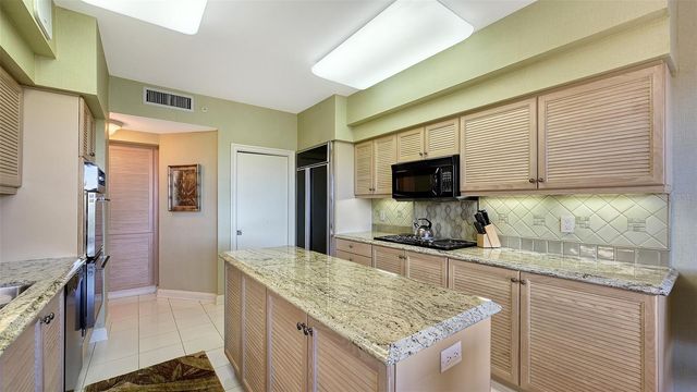 545 SANCTUARY DRIVE B305, Longboat Key, FL 34228