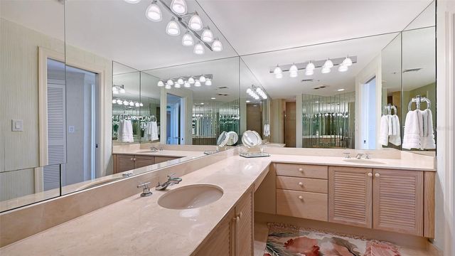 545 SANCTUARY DRIVE B305, Longboat Key, FL 34228