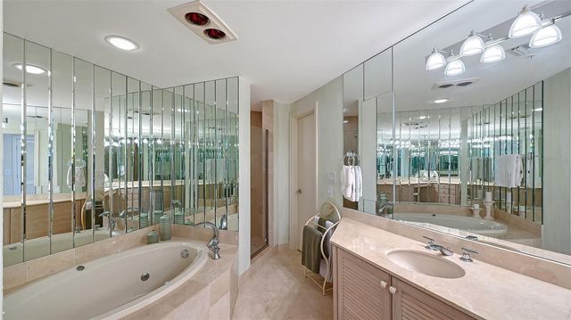 545 SANCTUARY DRIVE B305, Longboat Key, FL 34228