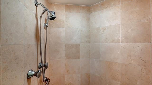 545 SANCTUARY DRIVE B305, Longboat Key, FL 34228