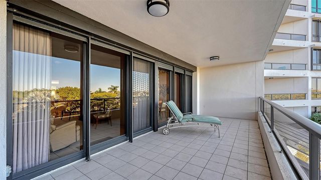 545 SANCTUARY DRIVE B305, Longboat Key, FL 34228