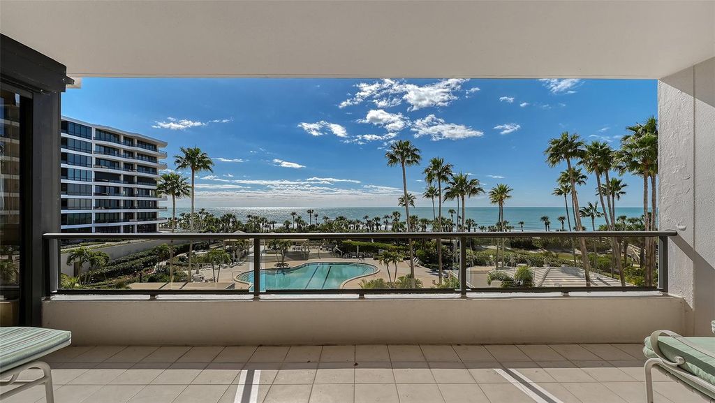 545 SANCTUARY DRIVE B305, Longboat Key, FL 34228