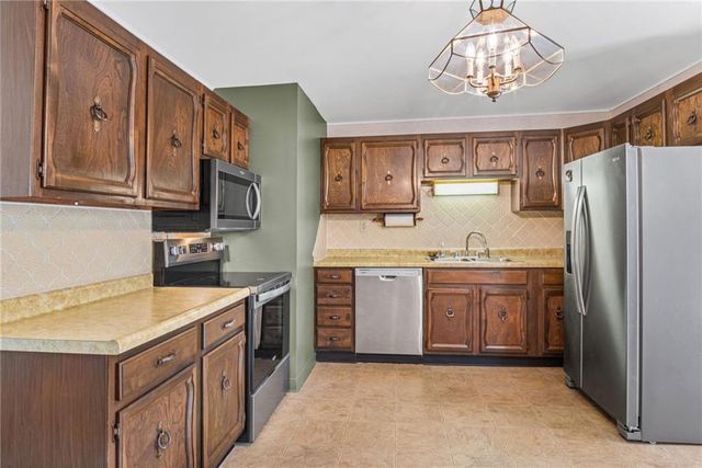 1205 Mound Drive, Atchison, KS 66002