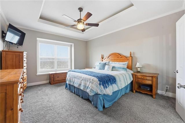909 SE Forest Ridge Court, Blue Springs, MO 64014