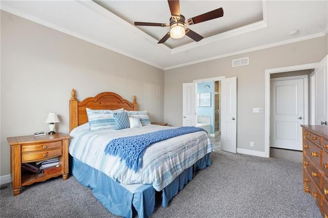 909 SE Forest Ridge Court, Blue Springs, MO 64014