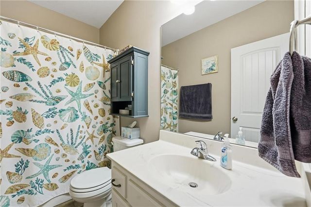 909 SE Forest Ridge Court, Blue Springs, MO 64014